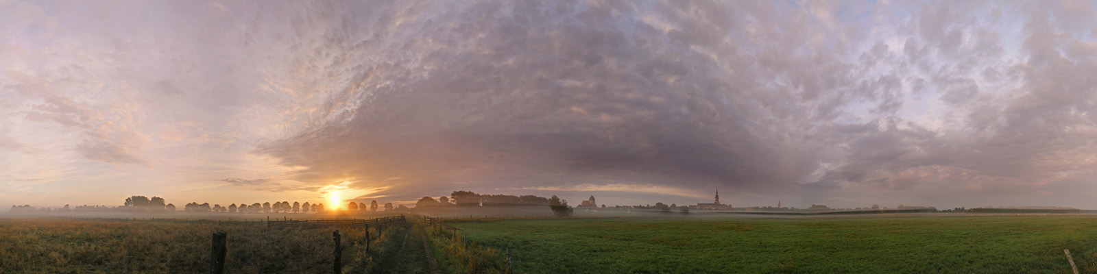 Panorama: Sonnenaufgang über den Wiesen bei Greifswald - Motivnummer: hgw-cdf-04