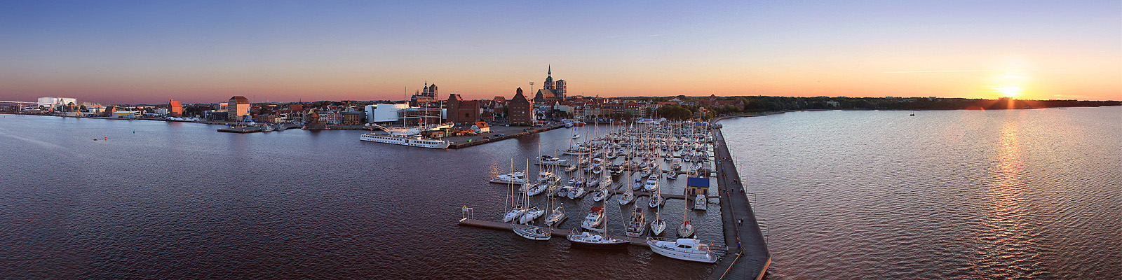 Panorama: Stralsund Hafen im Abendlicht - Motivnummer: hst-haf-04